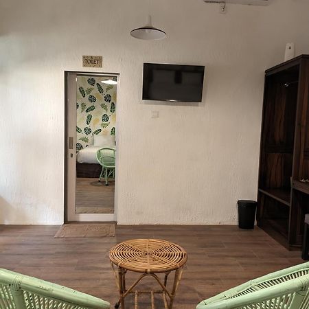 Inn House Homestay Dadapan エクステリア 写真