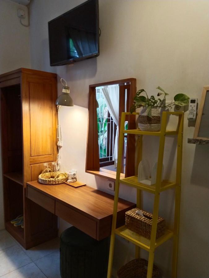 Inn House Homestay Dadapan エクステリア 写真