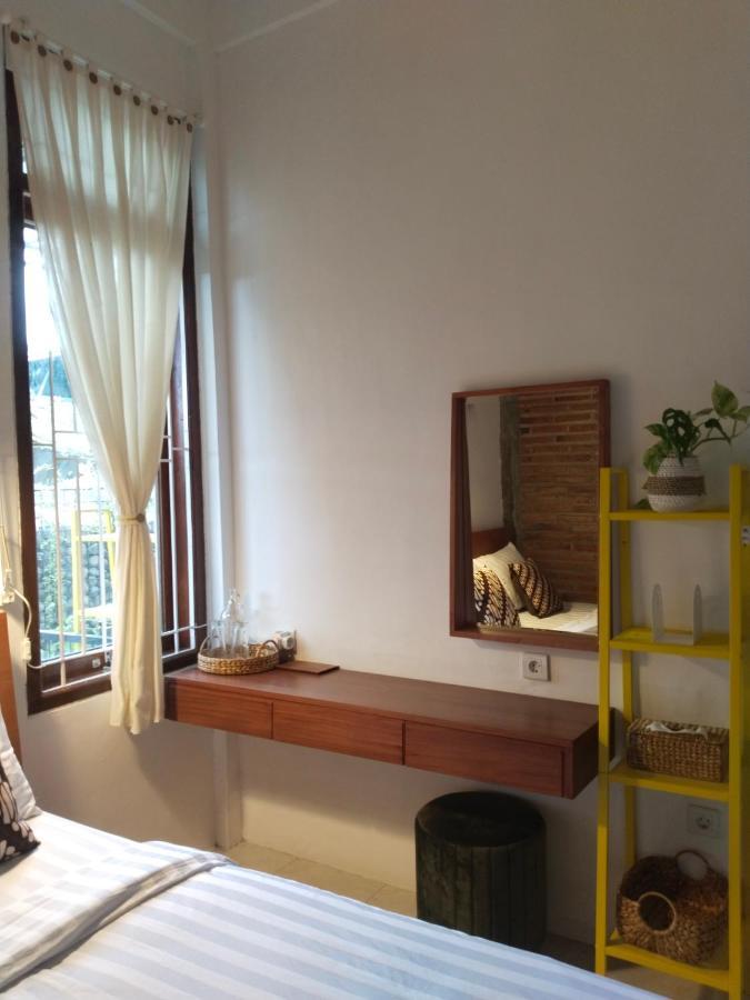 Inn House Homestay Dadapan エクステリア 写真
