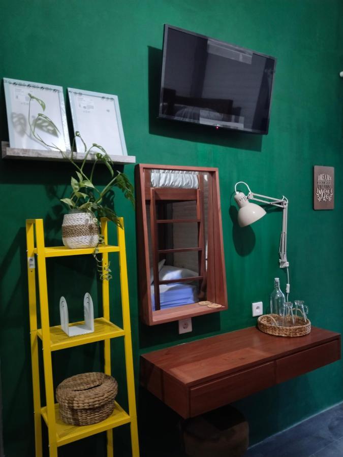Inn House Homestay Dadapan エクステリア 写真