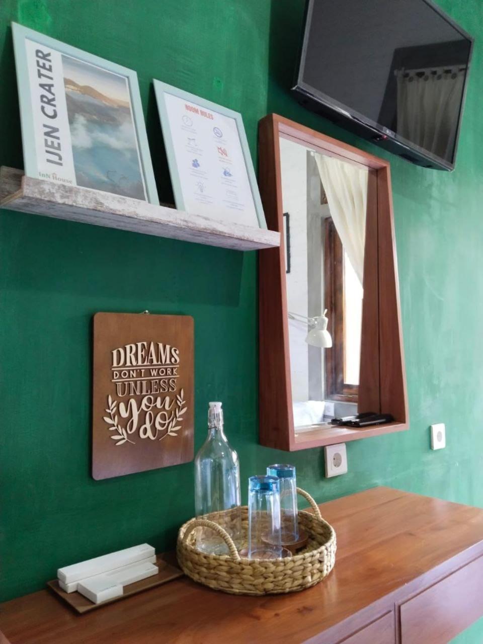 Inn House Homestay Dadapan エクステリア 写真