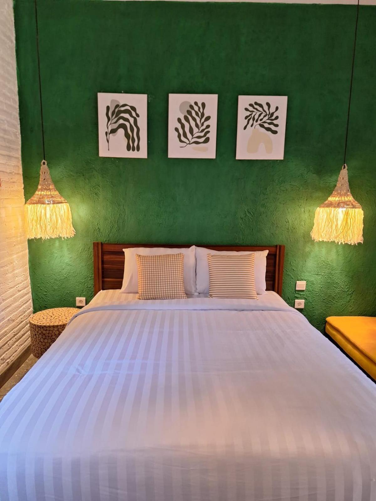 Inn House Homestay Dadapan エクステリア 写真