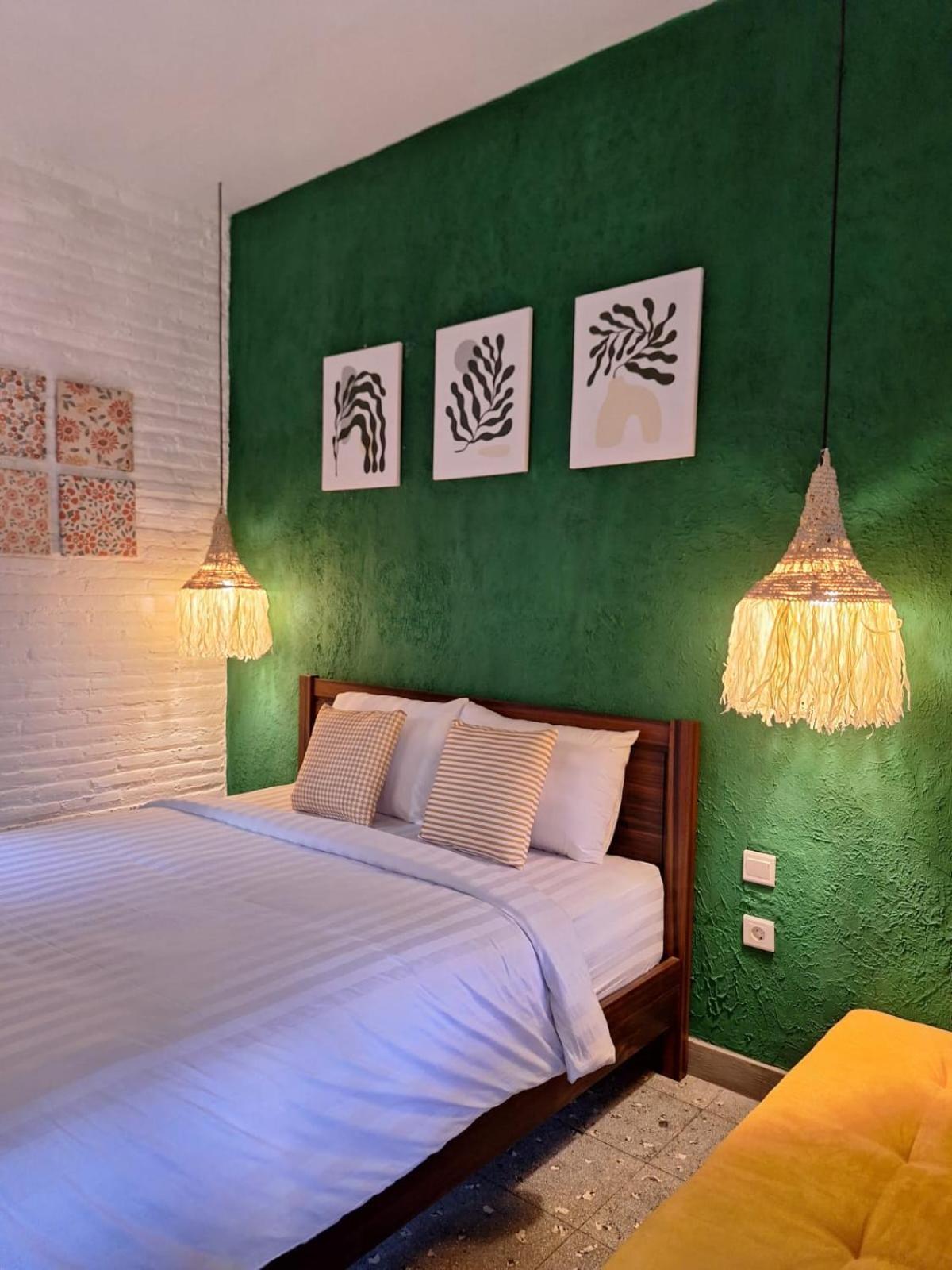 Inn House Homestay Dadapan エクステリア 写真