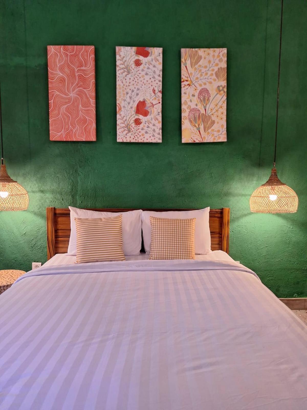 Inn House Homestay Dadapan エクステリア 写真