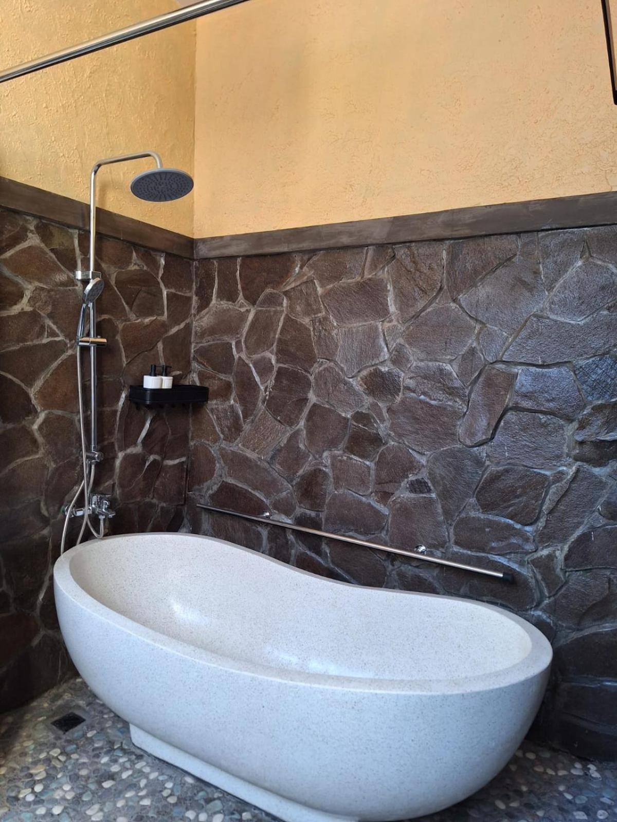 Inn House Homestay Dadapan エクステリア 写真