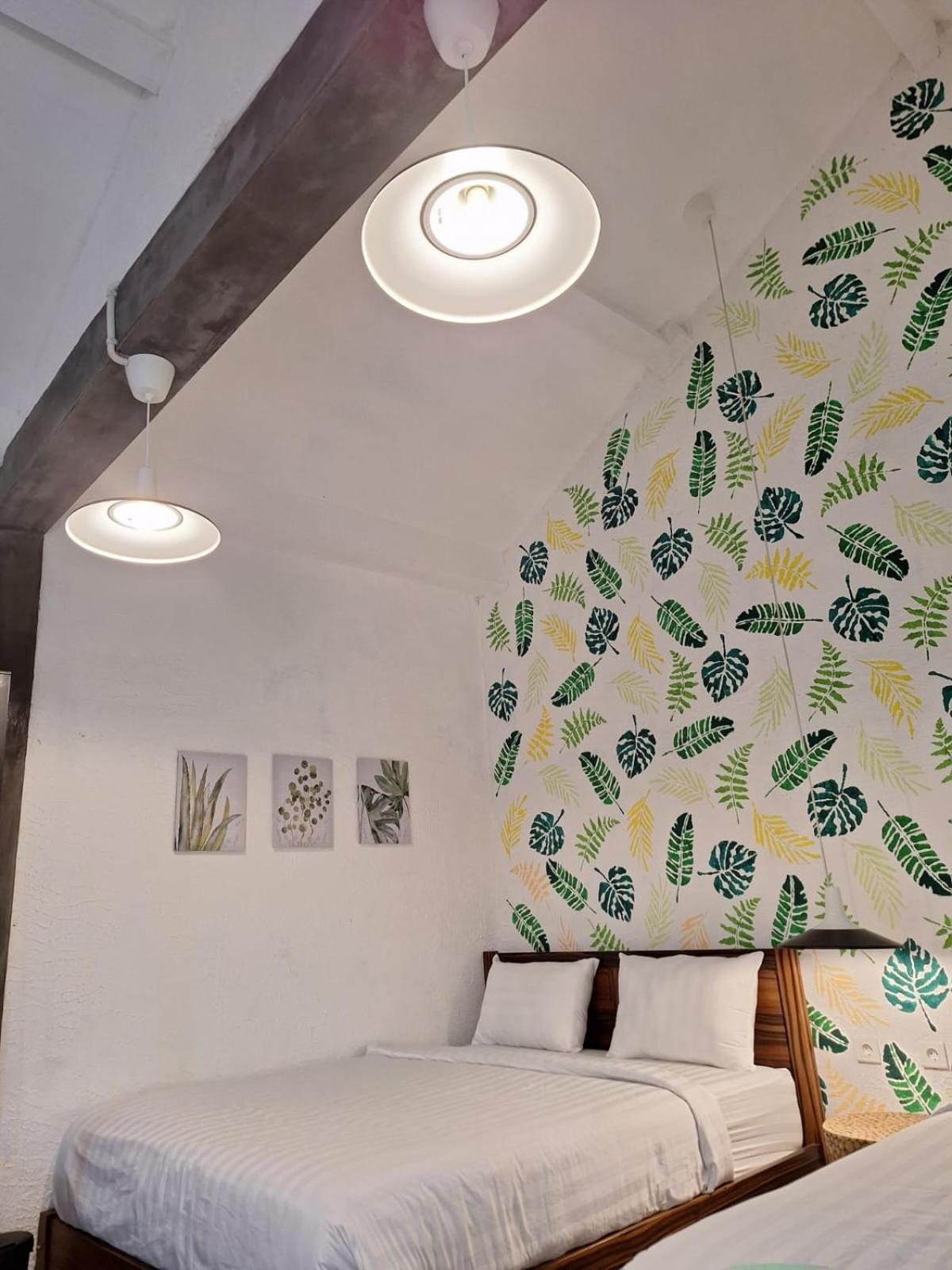 Inn House Homestay Dadapan エクステリア 写真