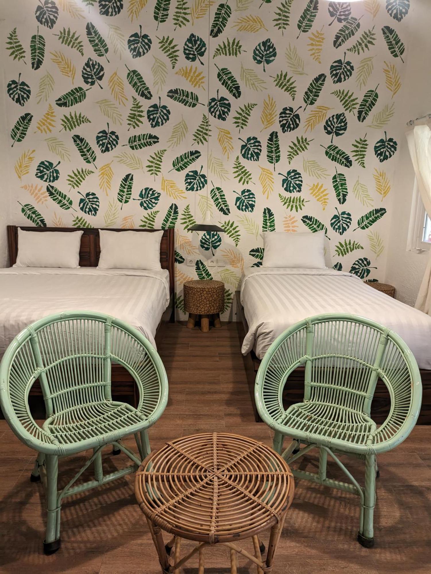 Inn House Homestay Dadapan エクステリア 写真
