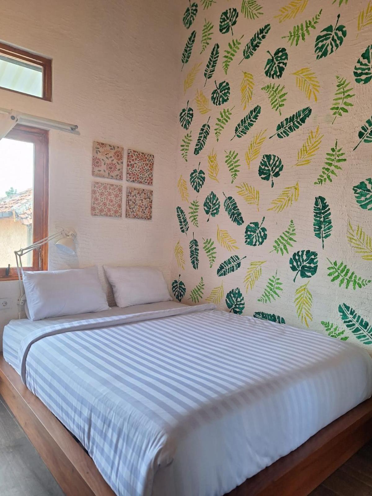 Inn House Homestay Dadapan エクステリア 写真